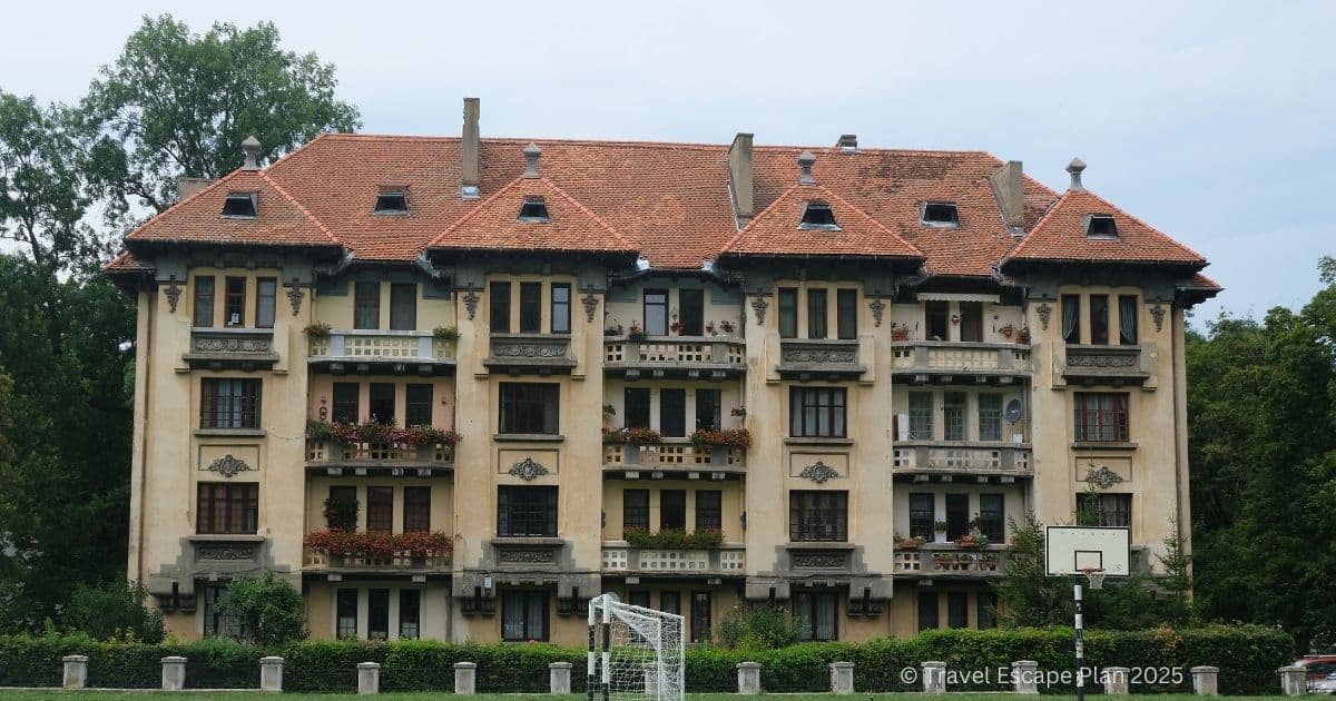 an old building in the Romanian Schei Distrist